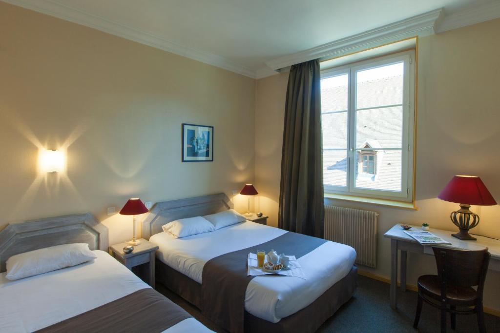 Le Corbeau Hotel Auxonne Szoba fotó