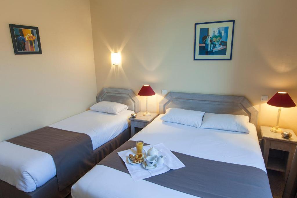 Le Corbeau Hotel Auxonne Szoba fotó